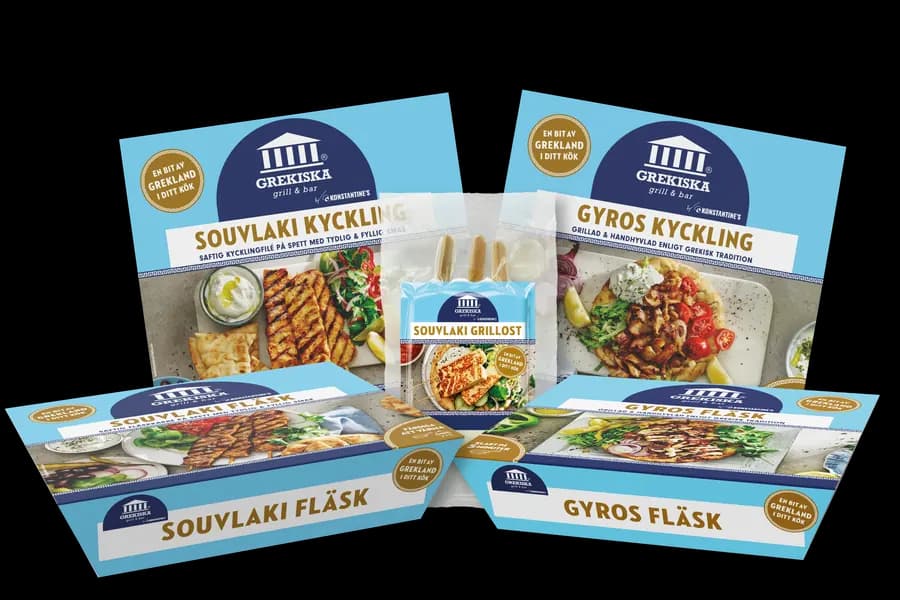 Förpackningar med souvlaki och gyros av kyckling, fläsk och grillost